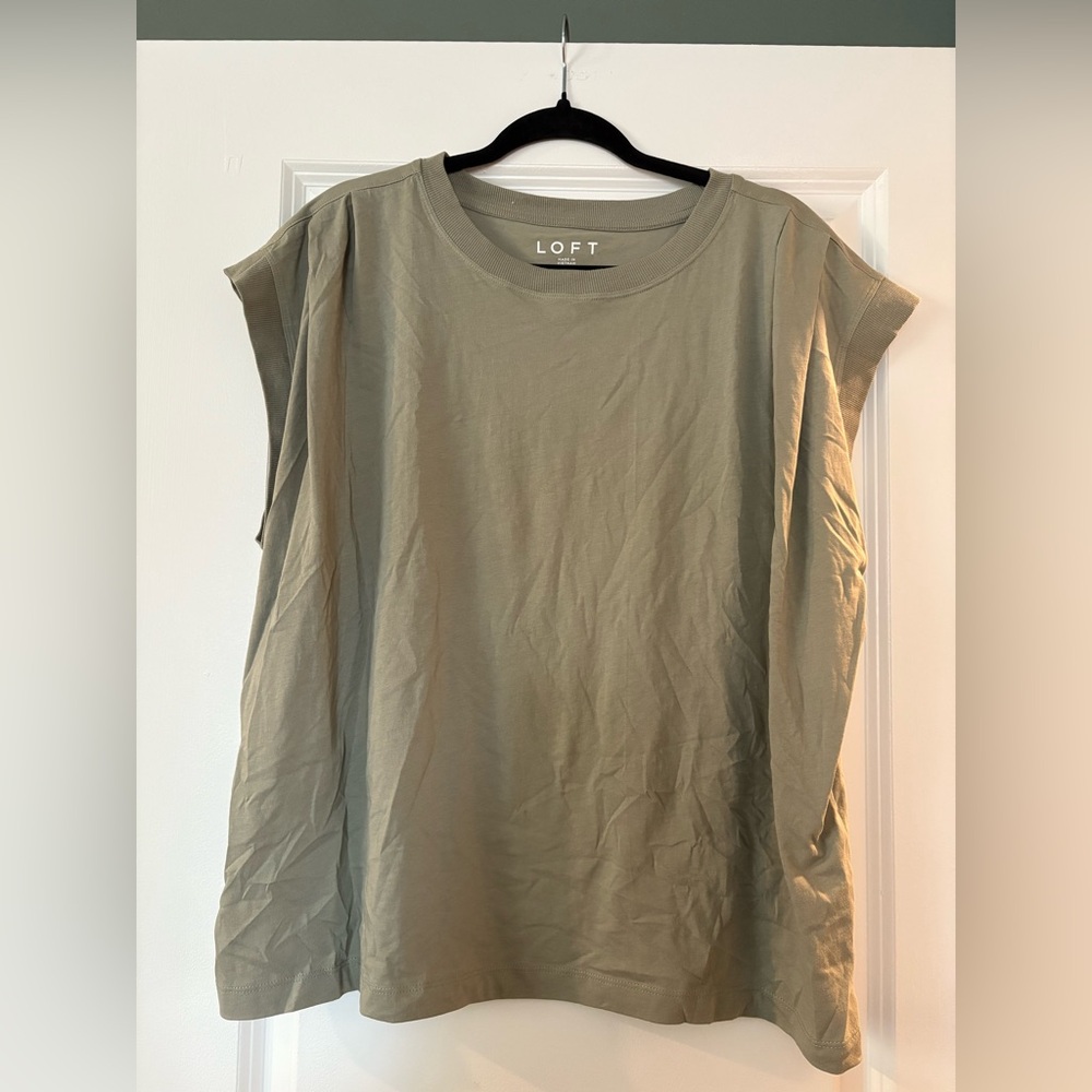 Loft ruched shoulder T shirt